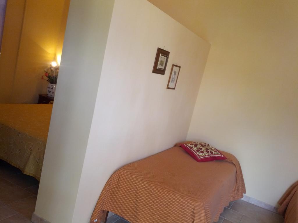 רוזיניאנו מריטימו Hotel Il Malandrone חדר תמונה