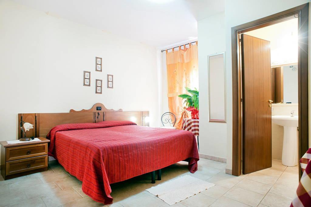 רוזיניאנו מריטימו Hotel Il Malandrone מראה חיצוני תמונה